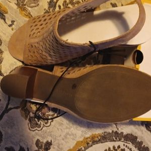 Women's 8.5M Liz Claiborne Sling back ankle boot with peep toe